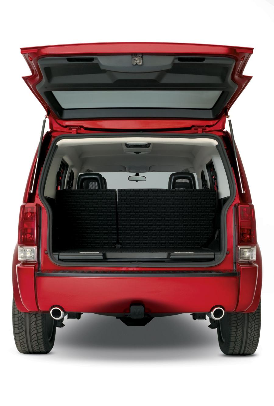 Багажник Dodge Nitro Concept (KA) 2005 года  (фото 6 из 24)